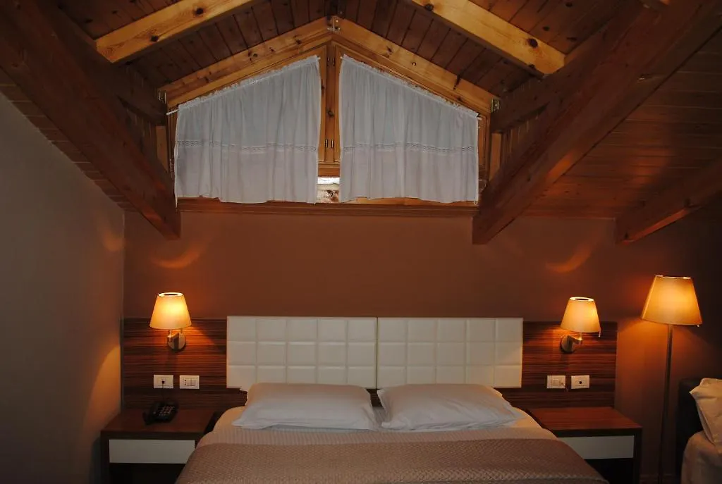 Hotel Vila 60 Tirana 3*,